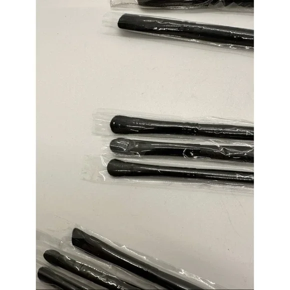 11‎ Piece Black Handle Makeup Brush Set – New in Sleeves – MAC Style - Picture 5 of 7